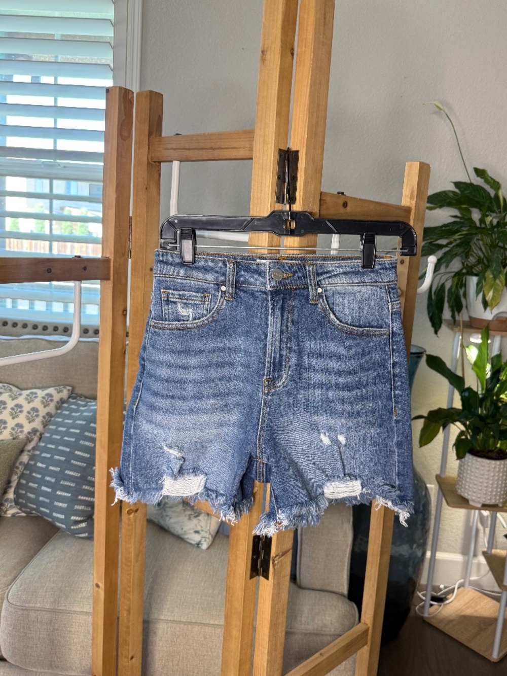 Risen Jeans High Rise Distressed Frayed Denim Shorts Size Small